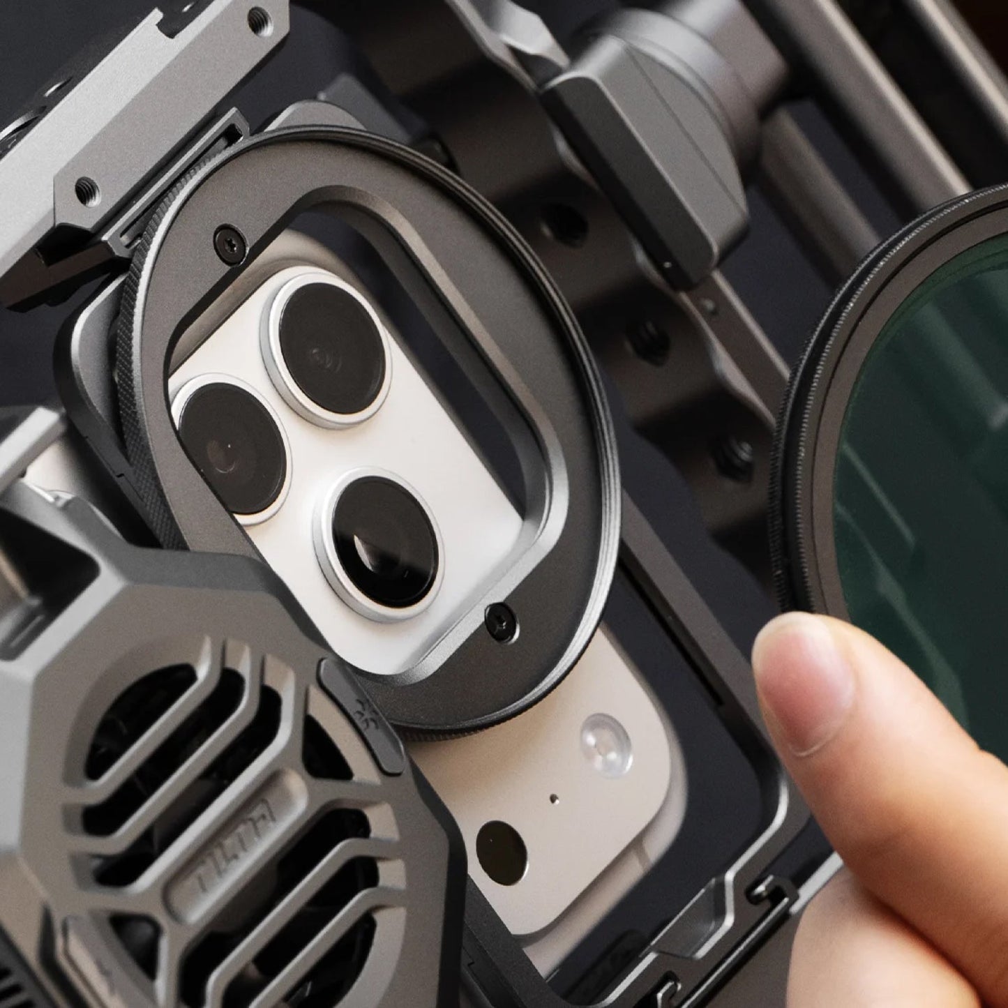 Khronos Universal Smartphone Case