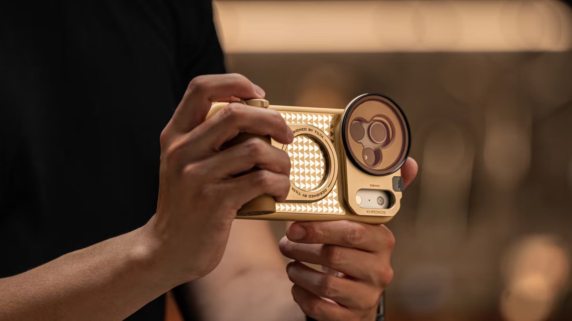 Khronos Lite x On the Roam iPhone 17 Pro Max Creator Kit – Gold