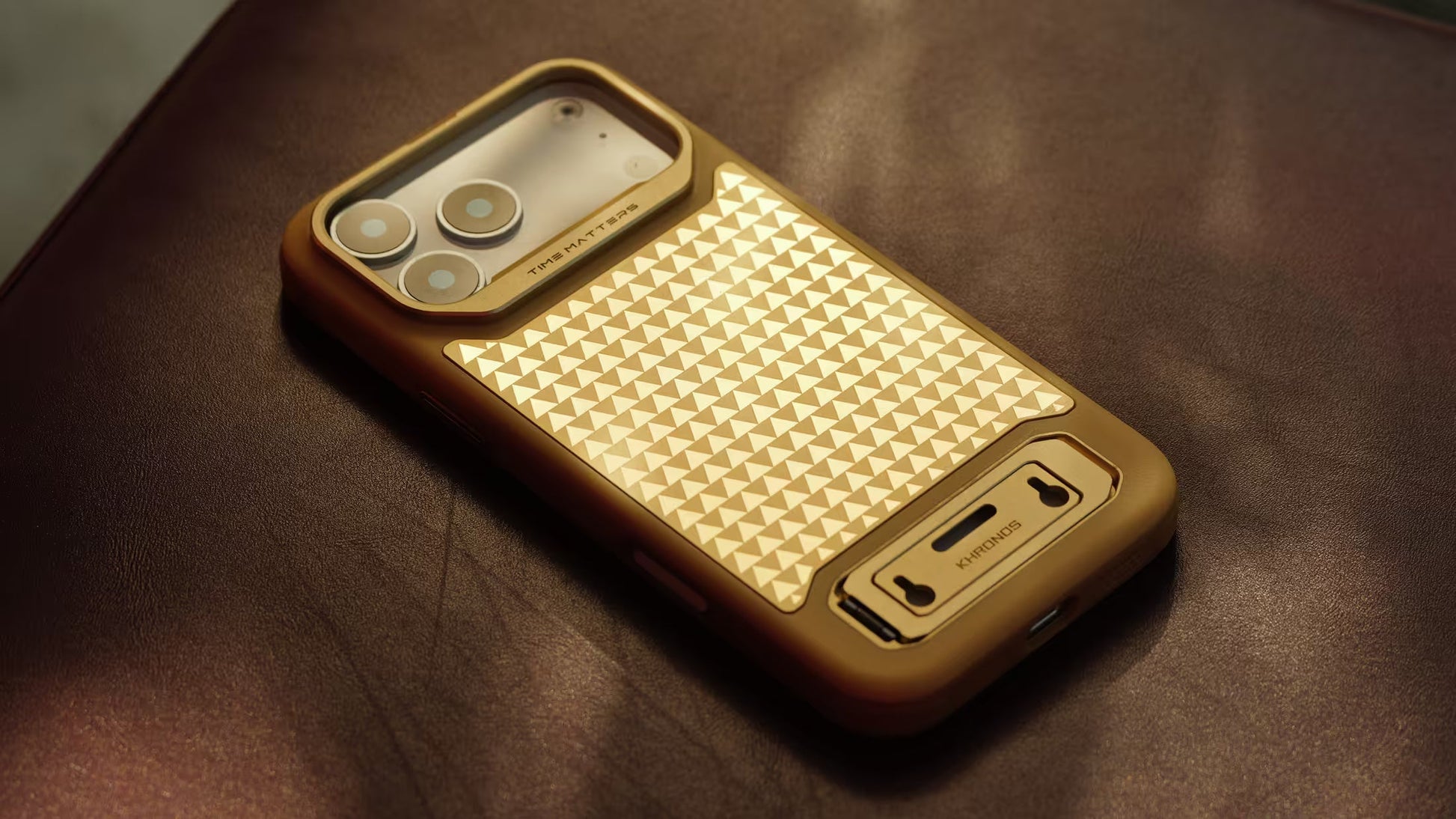 Khronos Lite x On the Roam iPhone 17 Pro Max Creator Kit – Gold